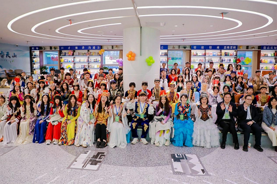 香港创知中学新疆教育与文化交流活动圆满收官