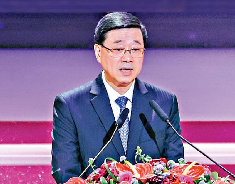 ﻿李家超：团结一致 变革求新