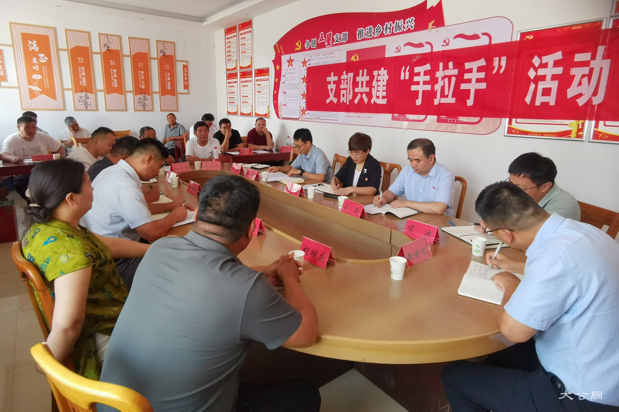 商丘中院與幫扶村開展支部“手拉手”結(jié)對共建活動