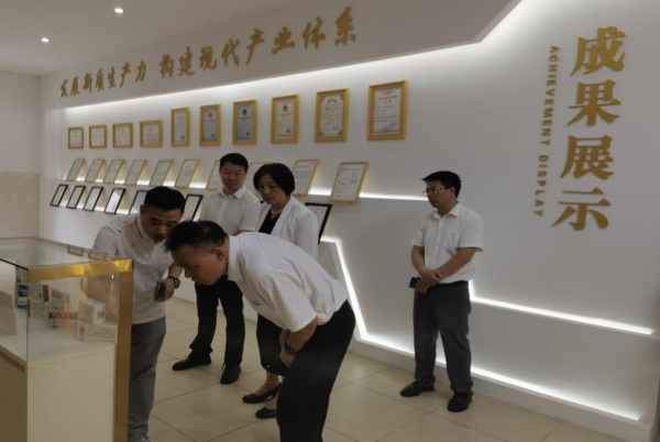 广西科技厅副厅长蔡朝亮一行到桂林医科大学调研指导
