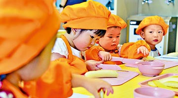 ﻿今年预算900亿 内地下月开放育儿补贴申领