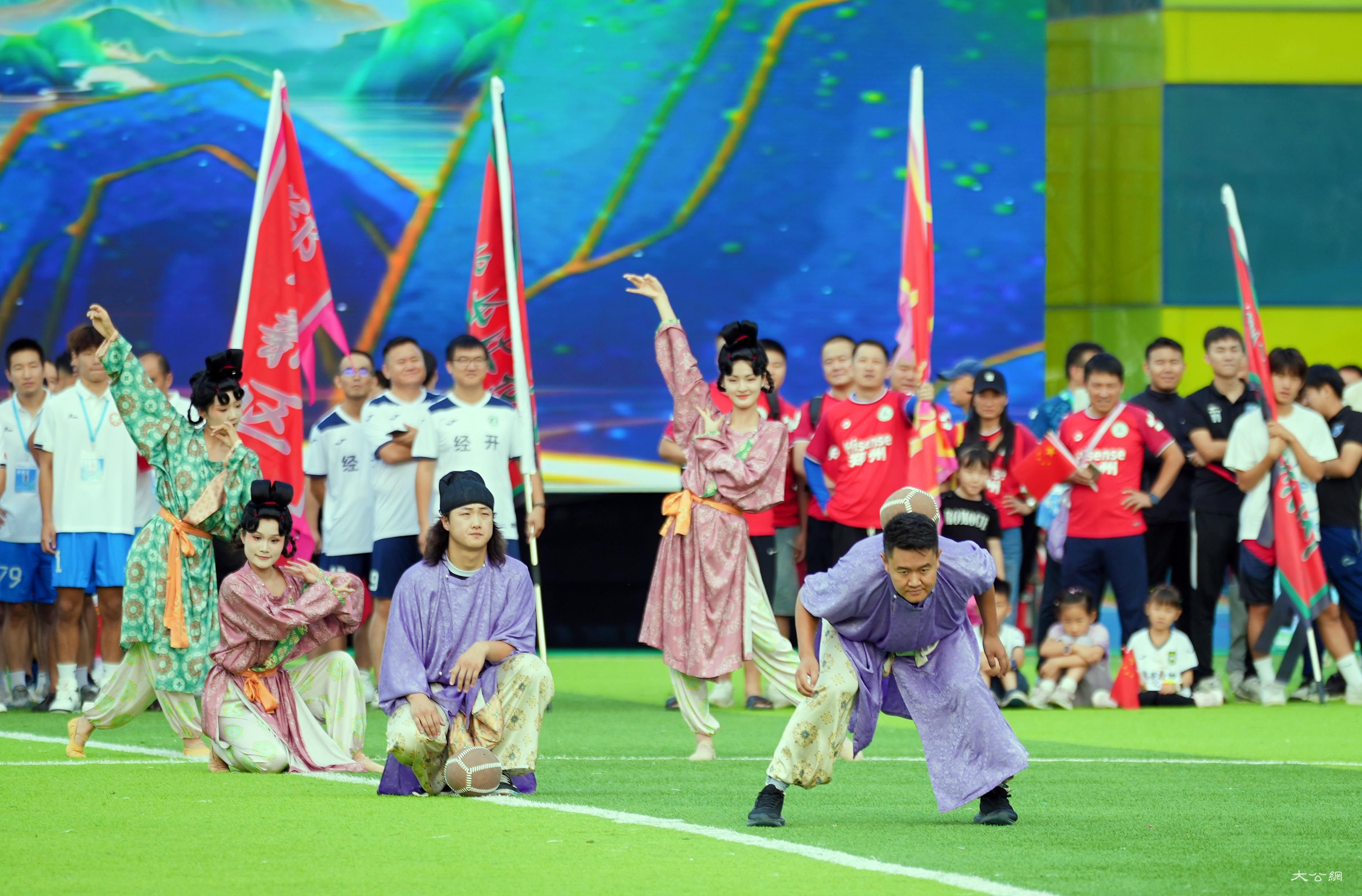 郑州足球联赛开幕开赛 打造“全民足球”狂欢节