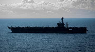 2架美军机在南海相继坠毁