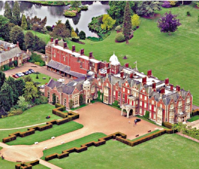 ﻿安德鲁或明年搬家 免圣诞聚会尴尬