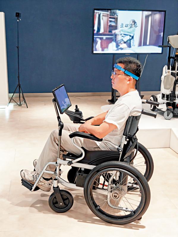 ﻿智慧全运/意念操控 脑机接口轮椅将亮相全运