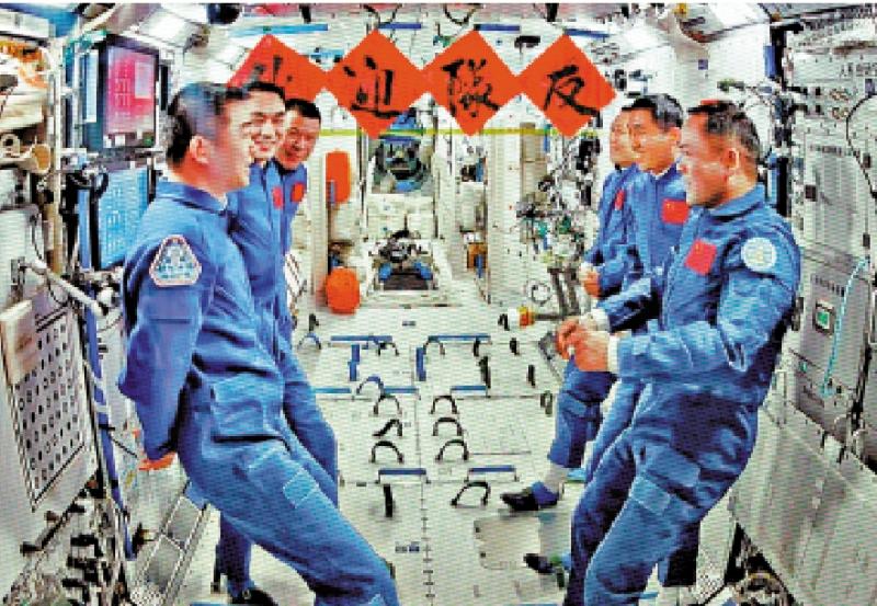 ﻿神二十疑遭太空碎片撞击 推迟返回