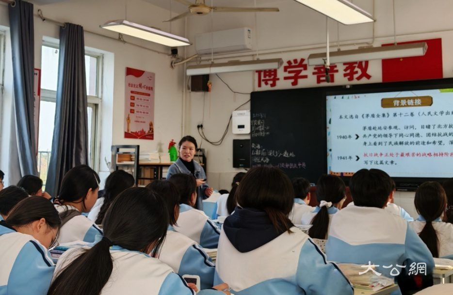 商丘市第二中学：语数英师徒 首秀展风采