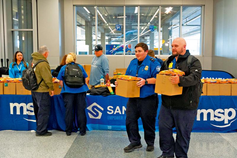 ﻿无薪工作/逾3万联邦雇员申领失业救济金