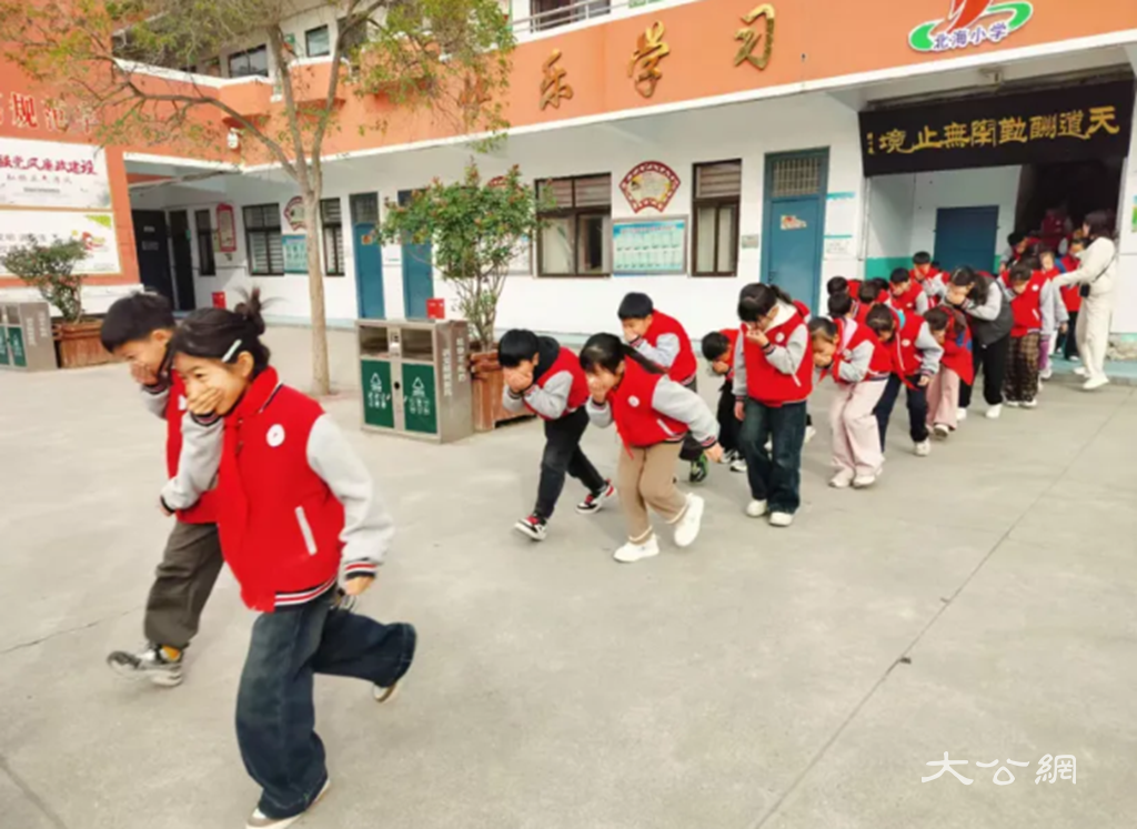 商丘市睢阳区消防救援大队到北海小学开展消防安全宣传教育活动