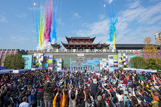 以光影為橋：張家界第三屆世界遺產攝影大展啟幕 共築文明對話新篇章