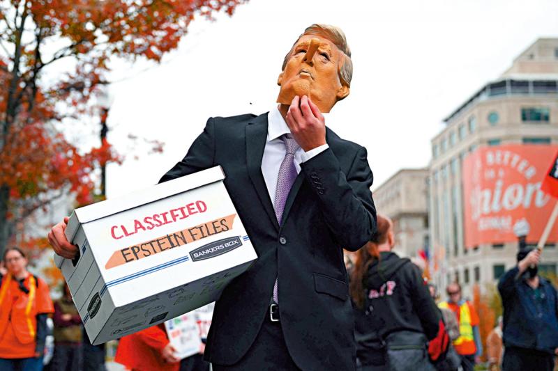 ﻿特朗普突“转軚” 支持公开爱泼斯坦案文件