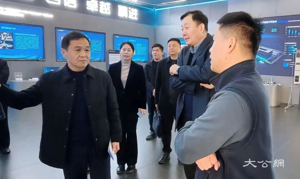 汝州职业技术学院党委书记翟会杰带队到河南省科学院考察学习