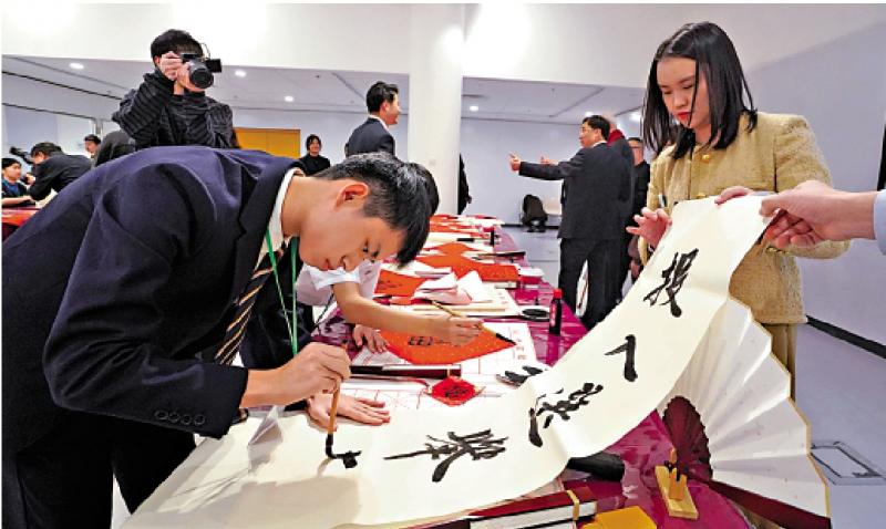 ﻿特稿/即席书写“投入选举，共创未来”