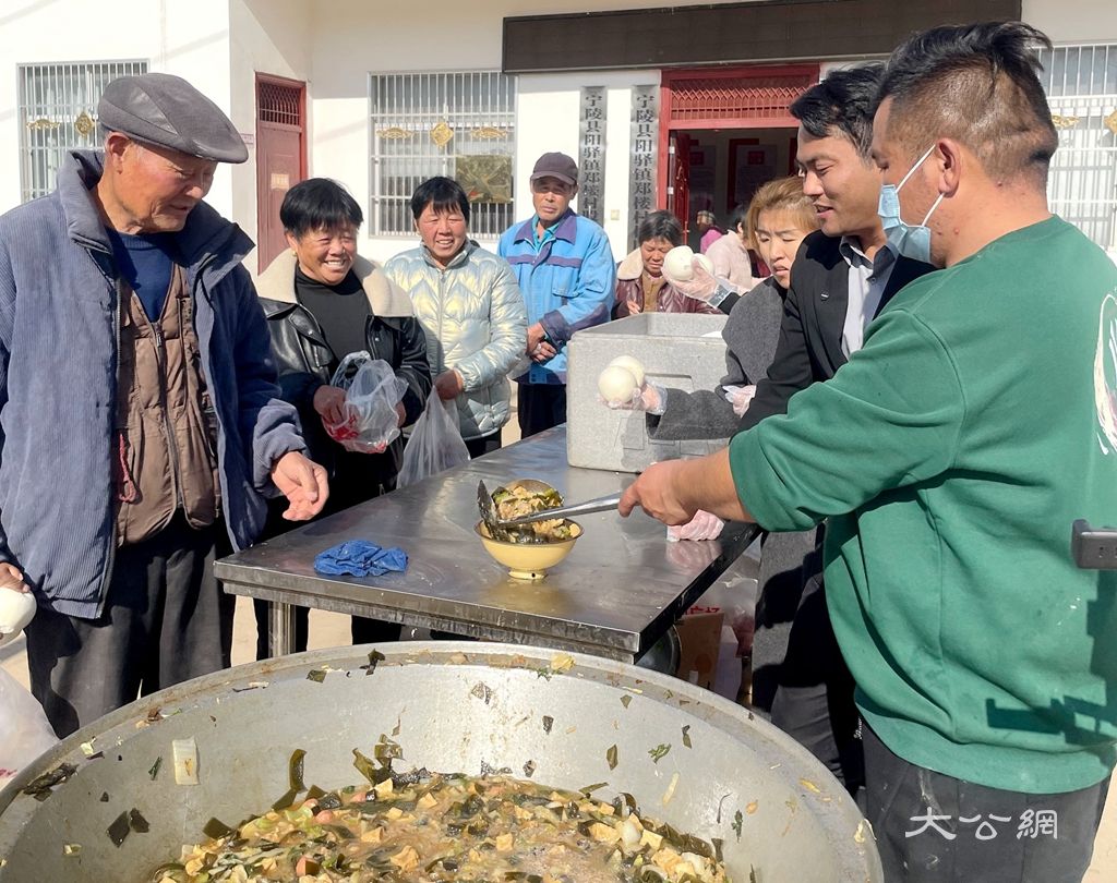宁陵县阳驿镇商会：“爱心大锅饭”烹出乡村文明新滋味