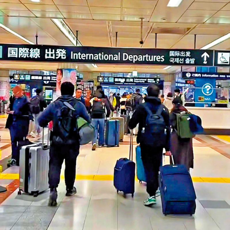 ﻿中日航班取消覆盖元旦春节 中国游客提前回国迫爆日机场