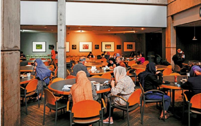 ﻿美国阿富汗移民社区人人自危